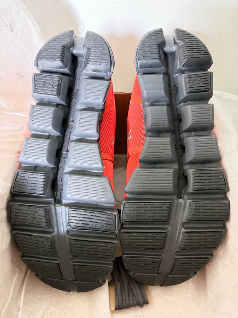 On Running Women’s Cloud 5 Warerproof Red Running Shoes S 8 - Picture 7 of 10